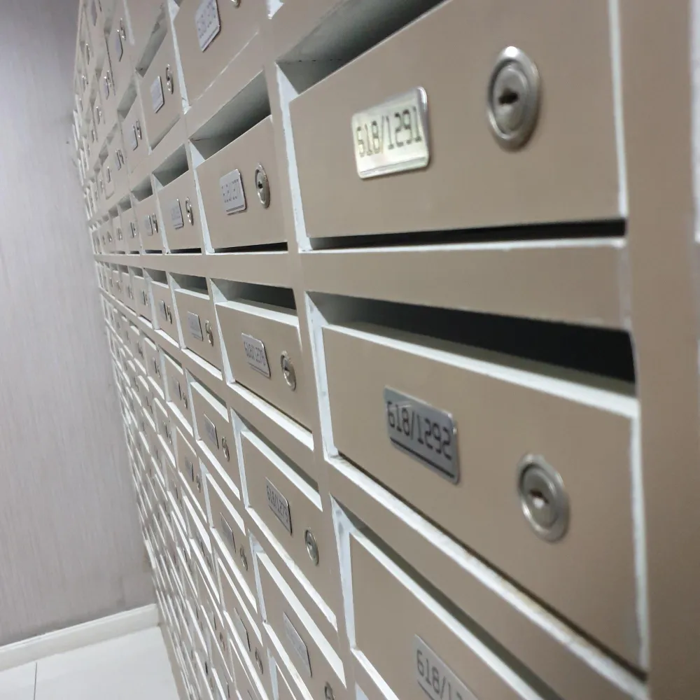 Serrurier 2 Savoies propose des services de serrurerie, installation de portes, portails industriels, volets roulants et mobilier urbain à Aix-les-Bains, Chambéry, Montmélian et La Motte-Servolex. Expertise locale et interventions rapides pour sécuriser tous vos espaces.