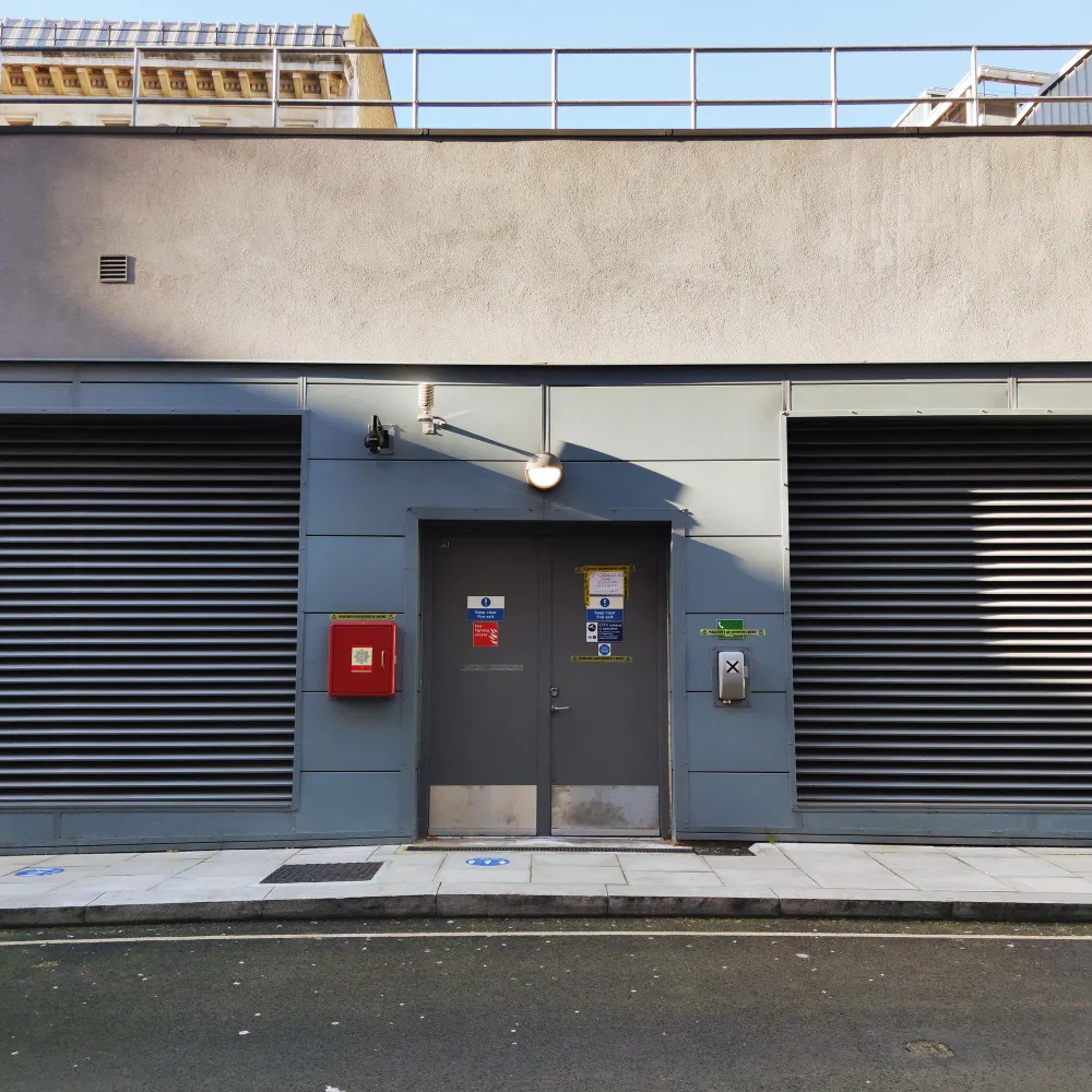 Serrurier 2 Savoies propose des services de serrurerie, installation de portes, portails industriels, volets roulants et mobilier urbain à Aix-les-Bains, Chambéry, Montmélian et La Motte-Servolex. Expertise locale et interventions rapides pour sécuriser tous vos espaces.